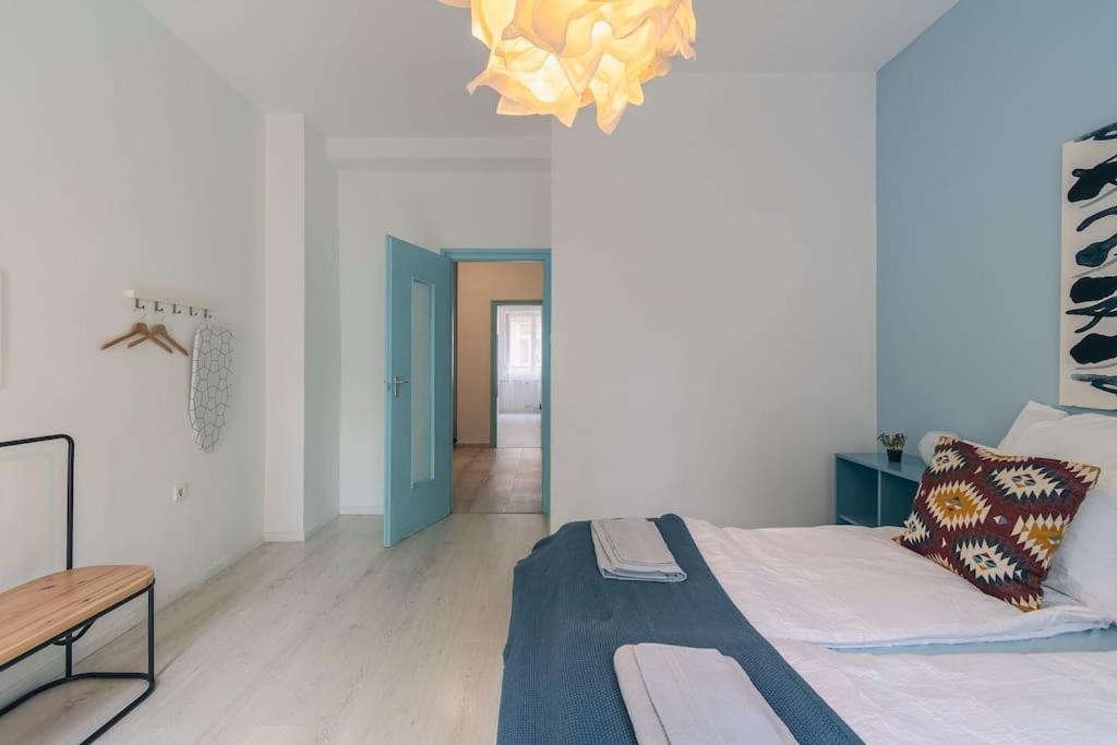 Center Apartment, Style, Location, Ac, Balcony Apartment