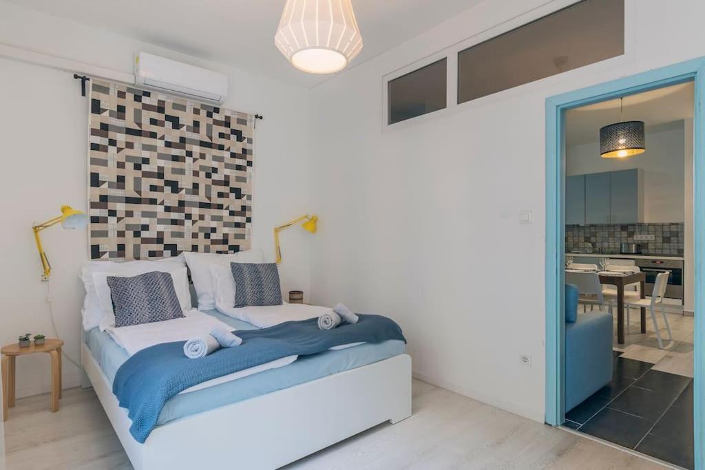 Center Apartment, Style, Location, Ac, Balcony Apartment *