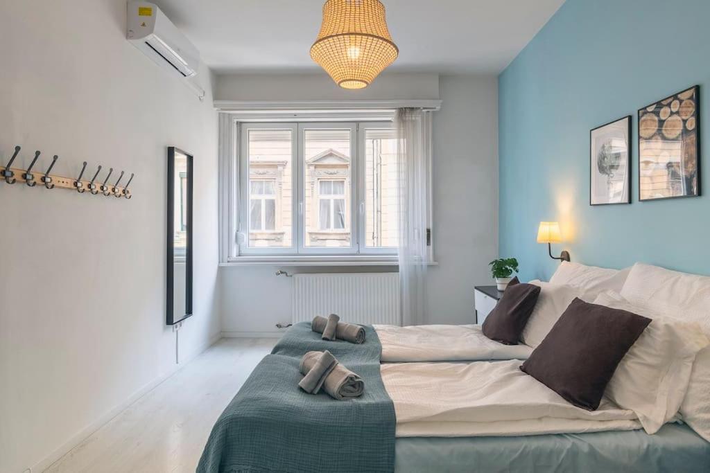 Center Apartment, Style, Location, Ac, Balcony *