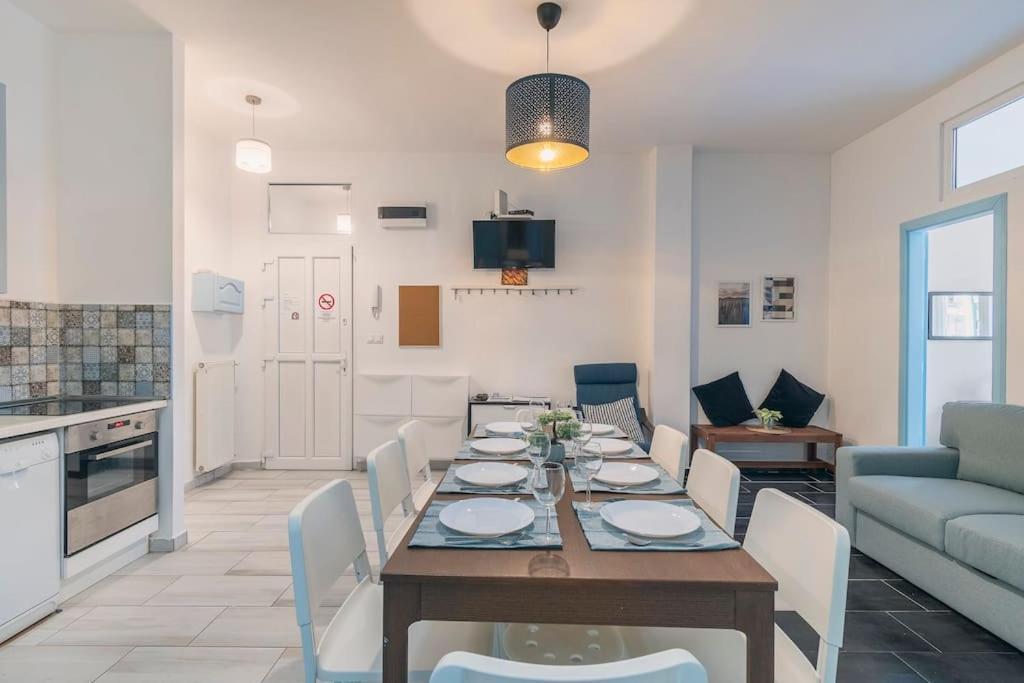 Apartment Center Apartment, Style, Location, Ac, Balcony Budapest